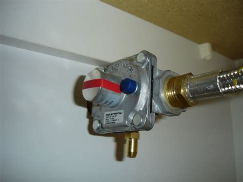gas cooktop regulator location